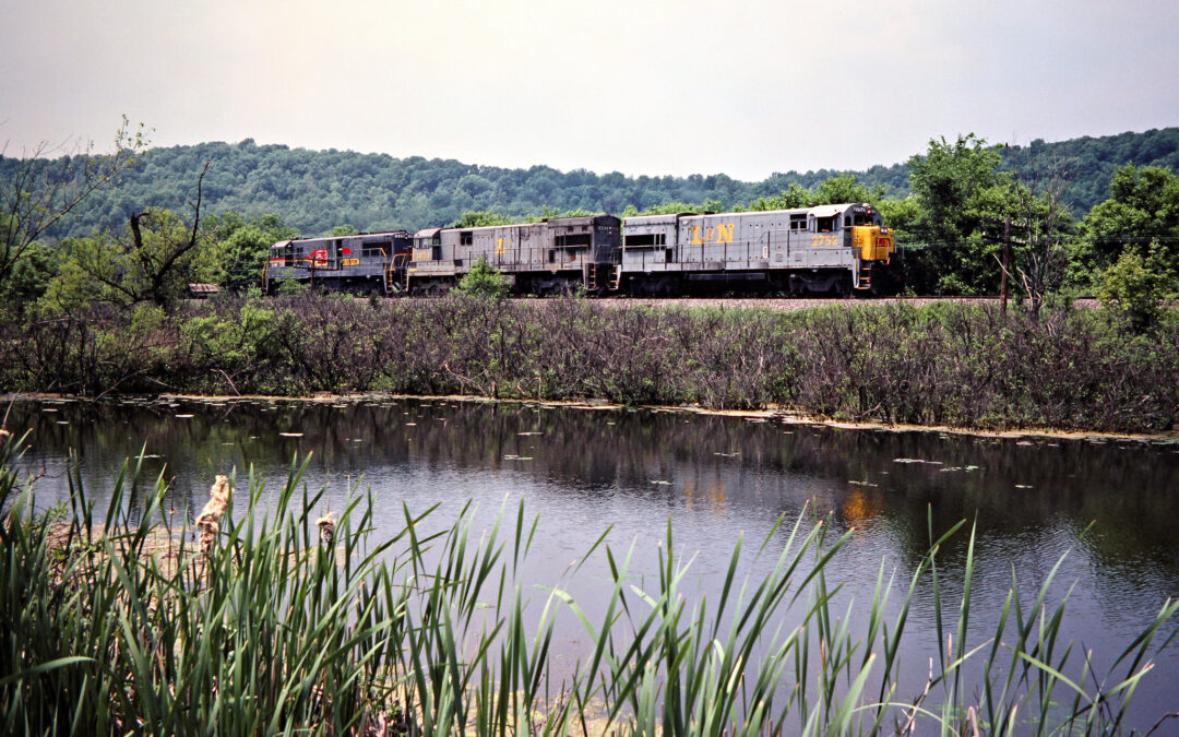 Old Photos Reveal Family History in Railroad Records
